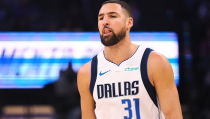 九游娱乐-日薄西山！克莱12投仅2中拿到6分 三分8中2