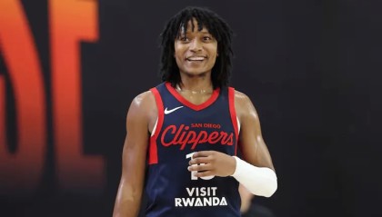 泰泰-华盛顿全场出战10分钟，三分2中1得到3分1篮板2助攻