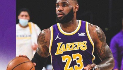 九游娱乐官网-36岁了还玩隔人飞扣！湖人三分和防守比老詹更闪耀